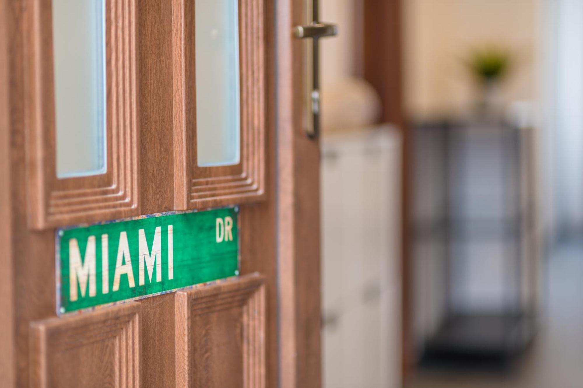 Miami Vice Apartment With Balcony بودابست المظهر الخارجي الصورة