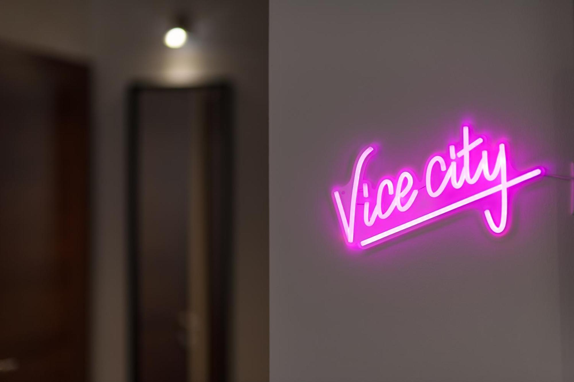 Miami Vice Apartment With Balcony بودابست المظهر الخارجي الصورة